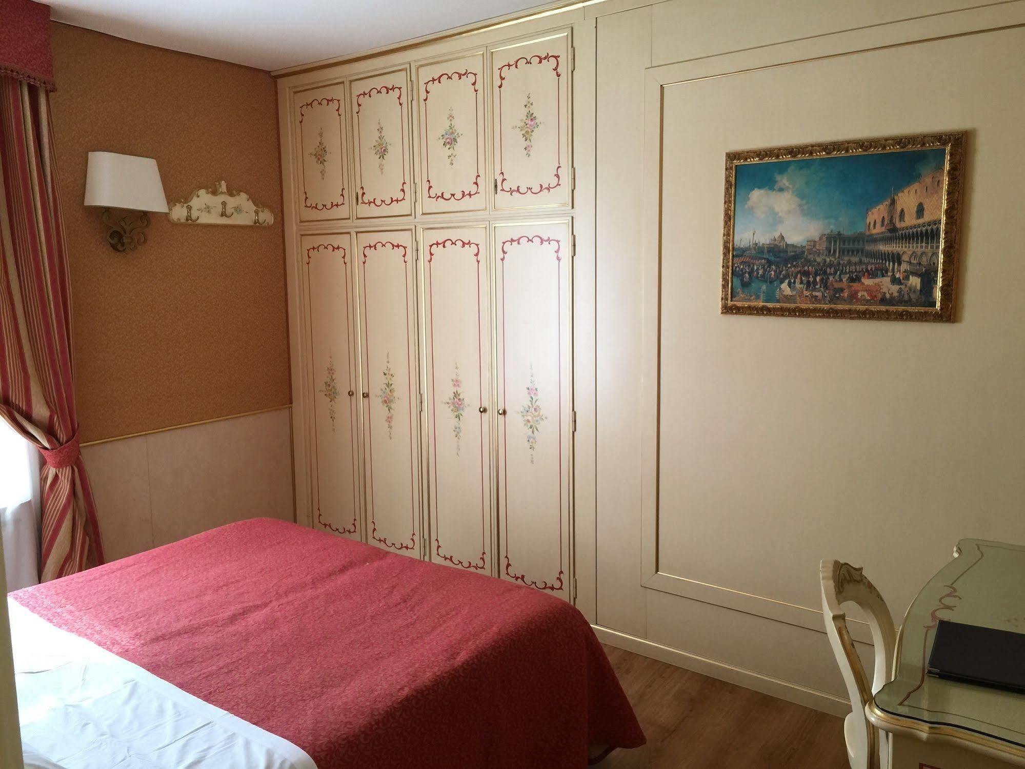 Arlecchino 3* Venecia
